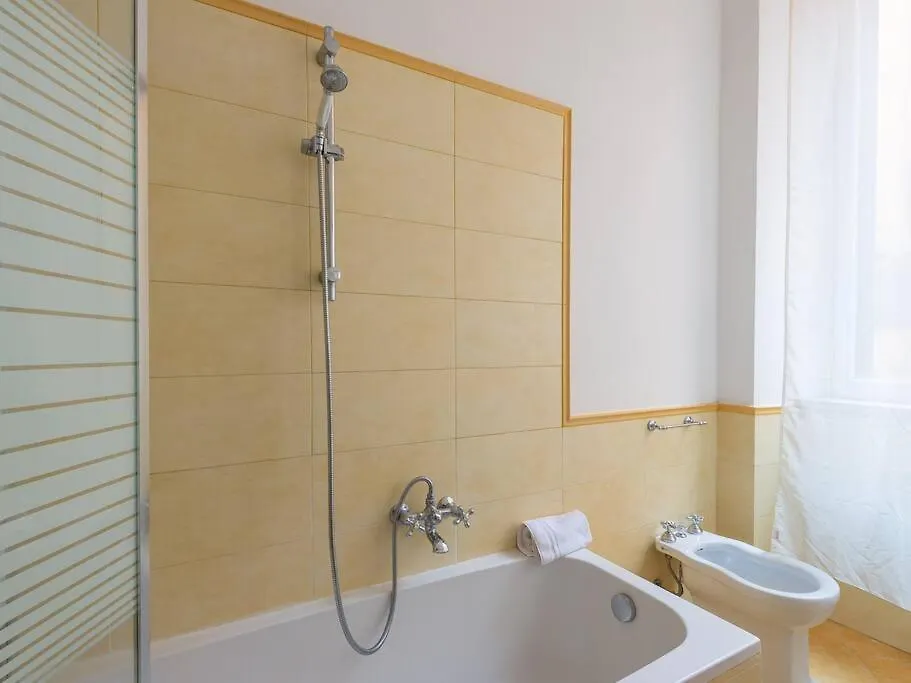 Giulia Luxury Two Bedroom Apartment Rome