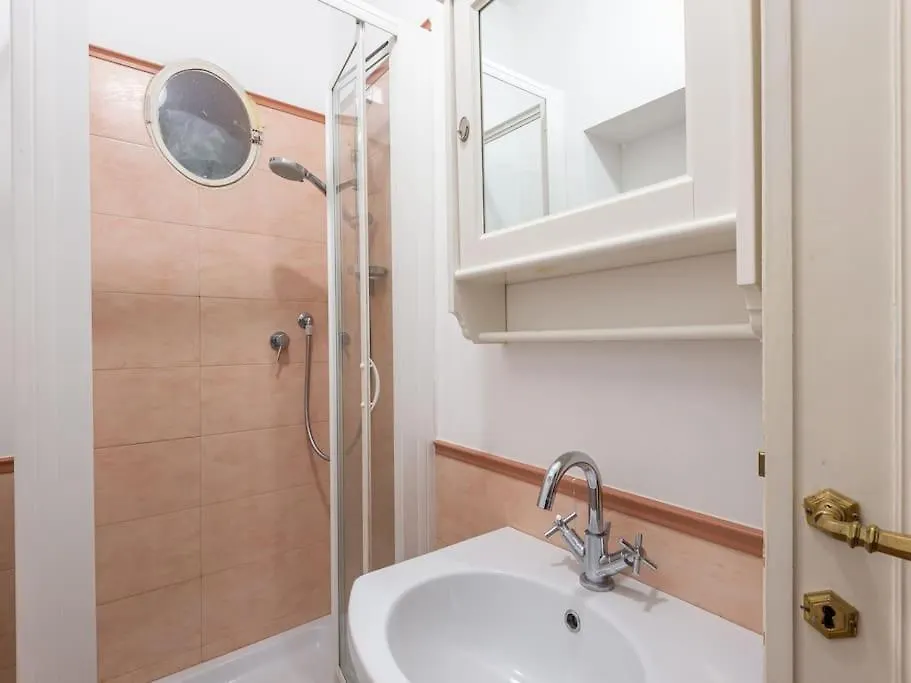Giulia Luxury Two Bedroom Apartment Rome