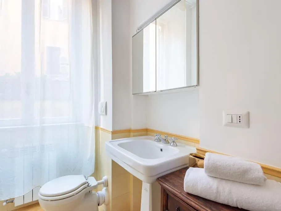 Giulia Luxury Two Bedroom Apartment Rome Italy